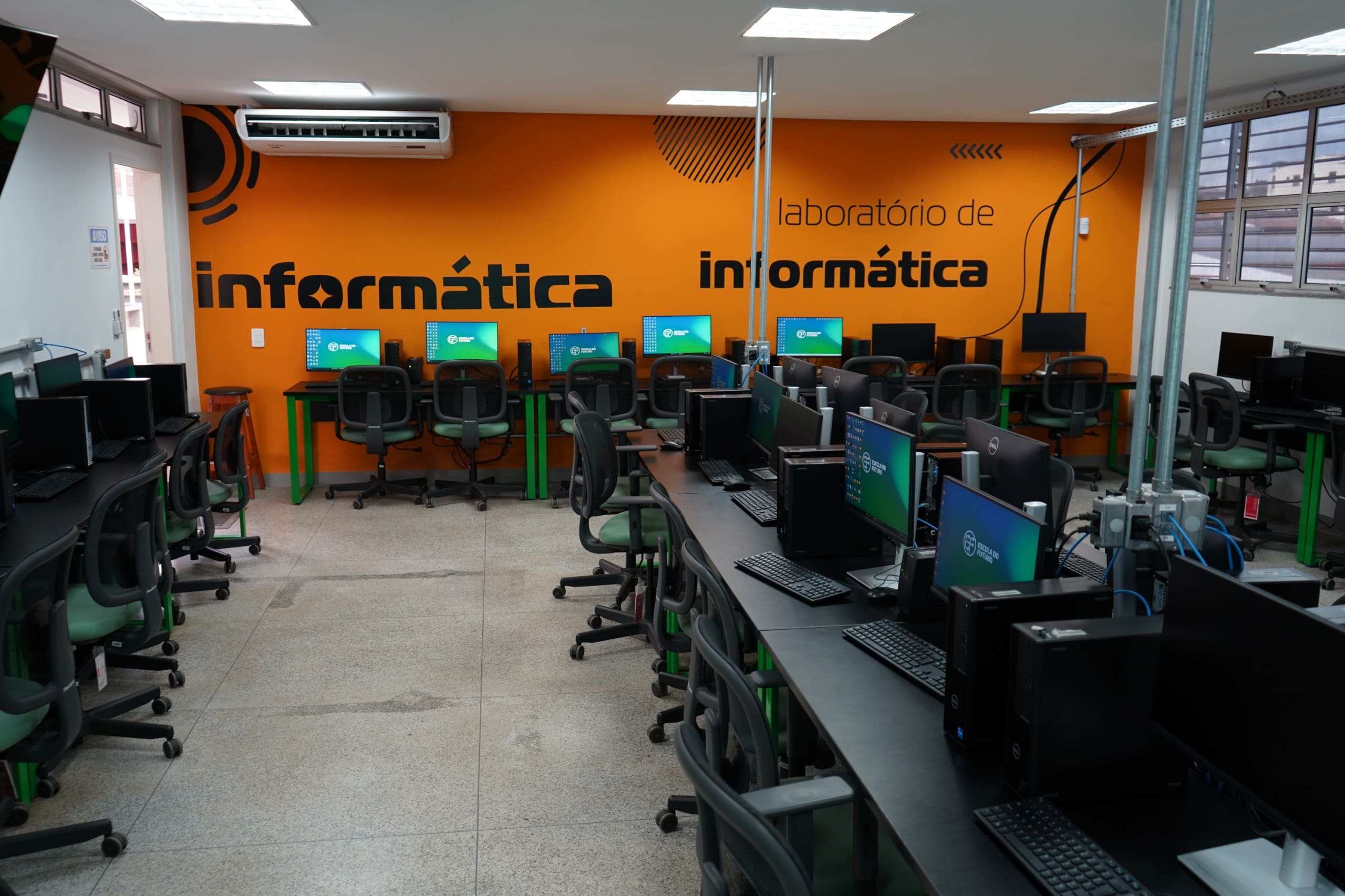 Laboratório de Informática da Escola do Futuro