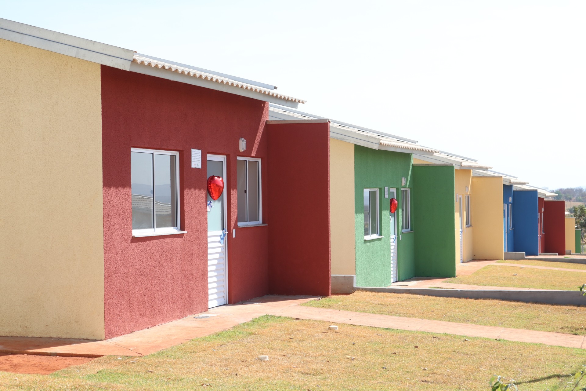 Agehab entrega 30 casas a custo zero em Santa Cruz de Goiás