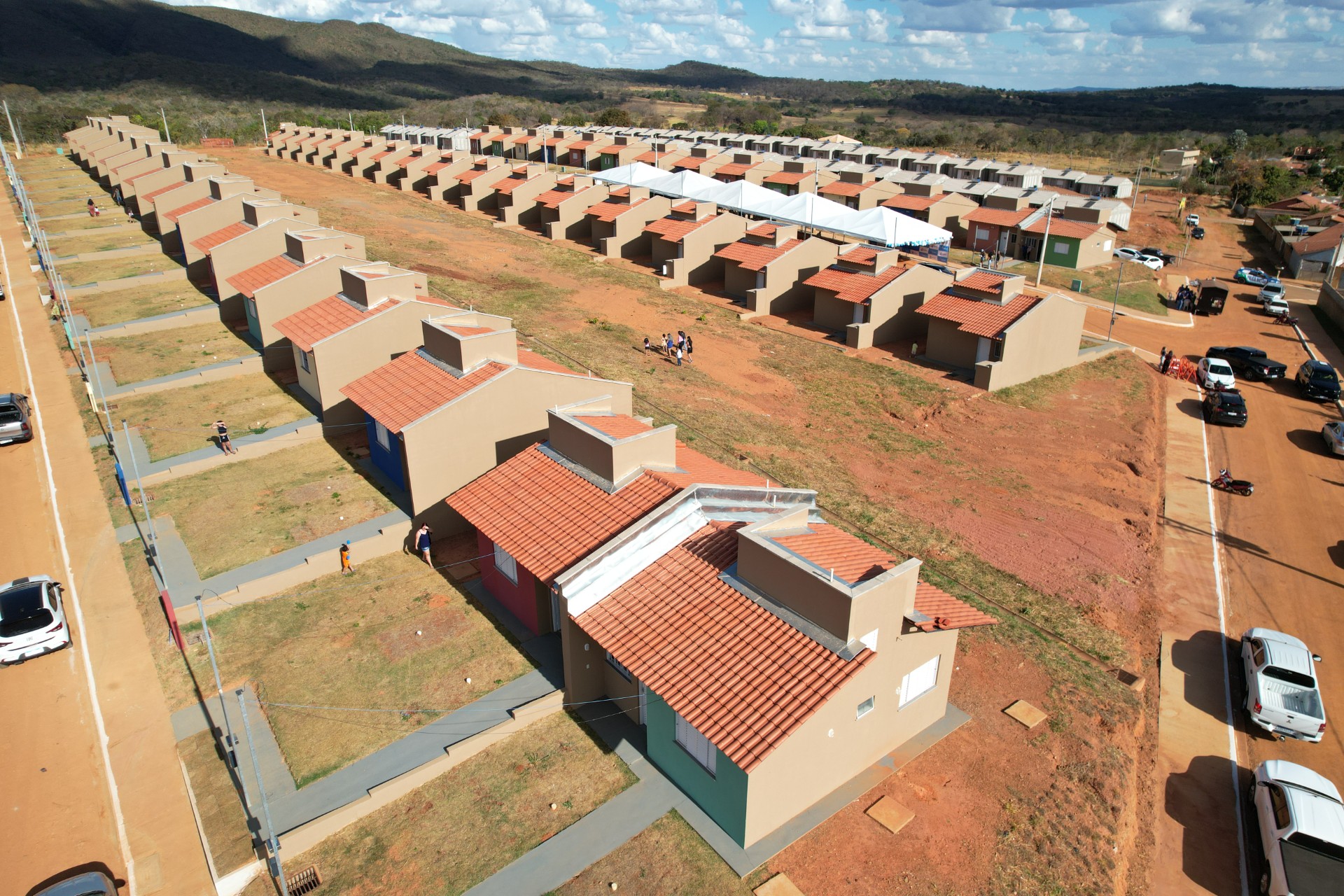 Goiás Social, Agehab e Seinfra entregam casas a custo zero em Itarumã