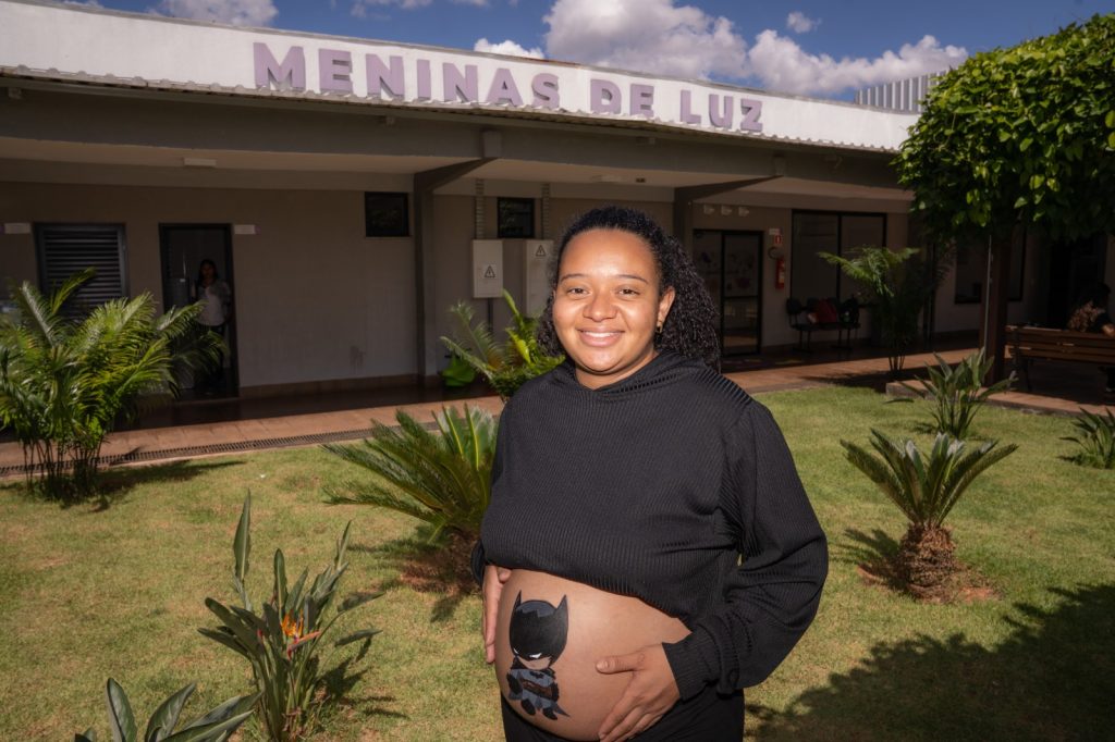 Meninas de Luz tem vagas abertas para gestantes e jovens mães em situação de vulnerabilidade social